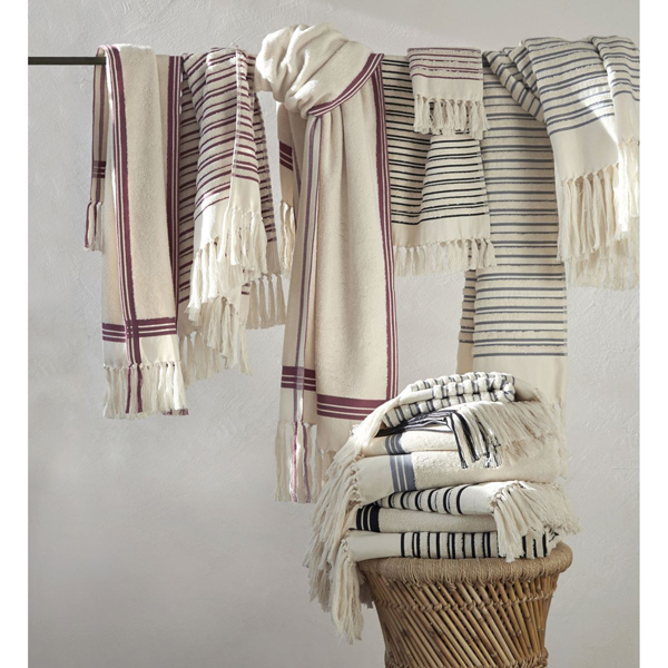 Fouta de plage AM.PM, cliquez ici pour accéder au produit