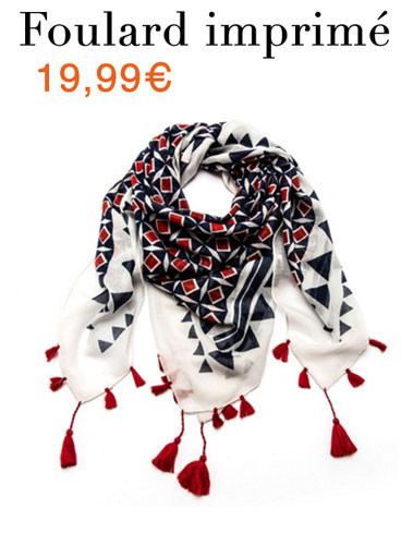 Le foulard à Pompom Le foulard à Pompom