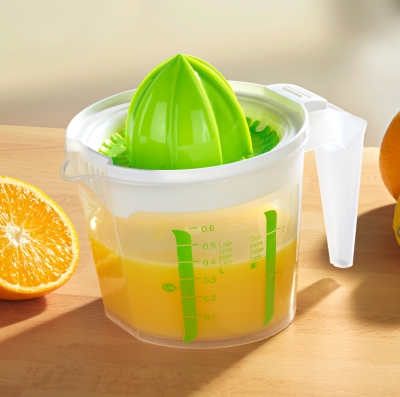 Le presse-agrumes, pour se faire un bon jus d'orange le matin ! Le presse-agrumes, pour se faire un bon jus d'orange le matin !