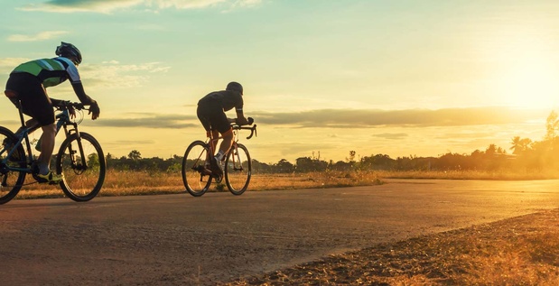 Comment débuter le vélo de route ou le VTT