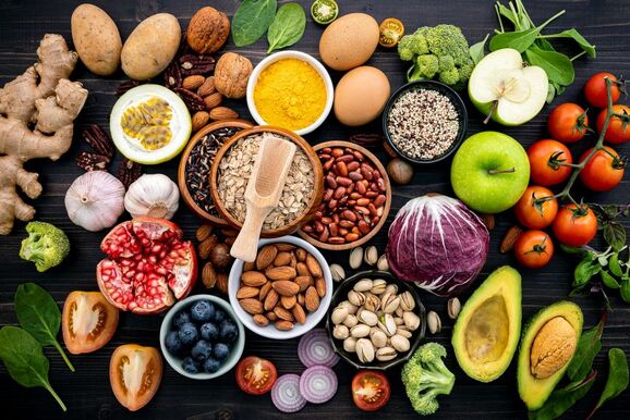 Nutrition et bien-être : les super-aliments à intégrer dans votre quotidien